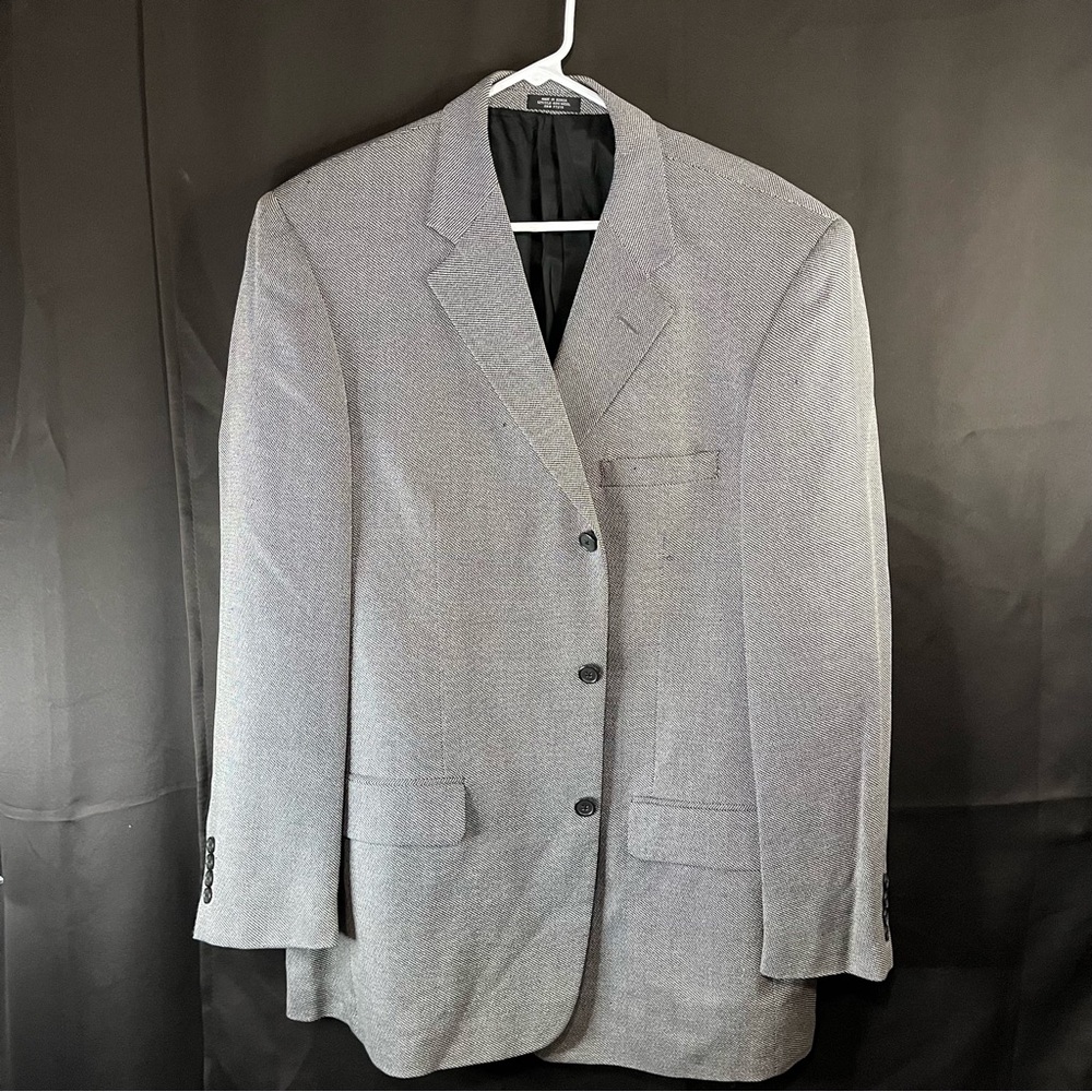Jones New York Sports Jacket Size 43L see pictures for conditions.